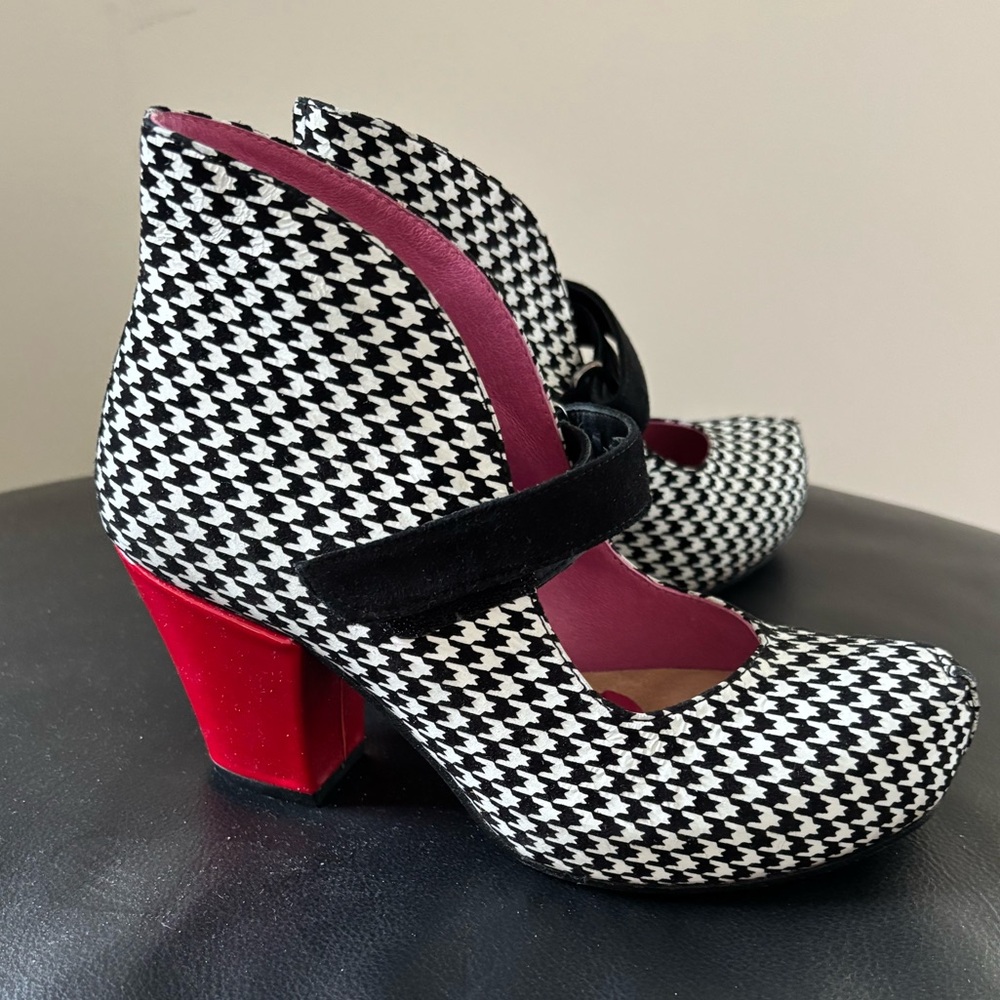 Chanii B Houndstooth Women's Shoes with Red Heel